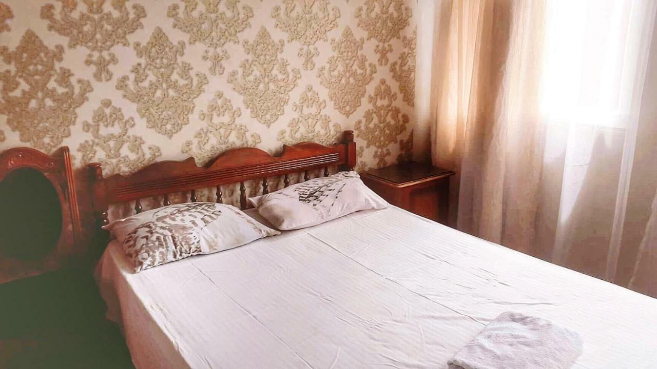 Eka Guest House Batumi Exterior photo