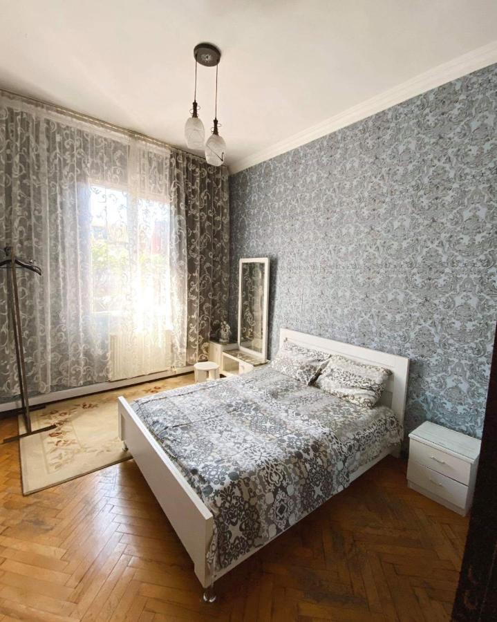 Eka Guest House Batumi Exterior photo